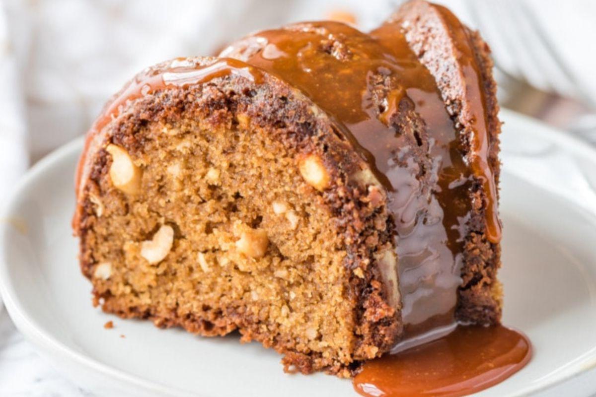 Κέικ Bundt Καραμέλας με Ξηρούς Καρπούς.