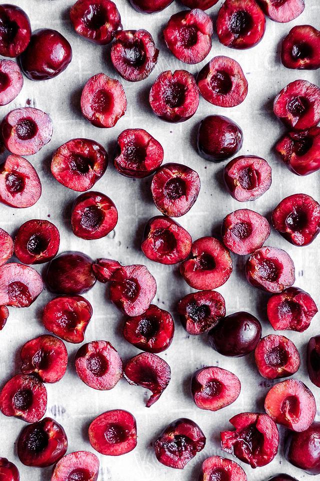 Η food blogger Bella Bucchiotti της xoxoBella μοιράζεται πληροφορίες για την εποχή των κερασιών στην BC και WA και έναν οδηγό για τα κεράσια. Θα λατρέψετε αυτές τις συμβουλές για τη συλλογή κερασιών.