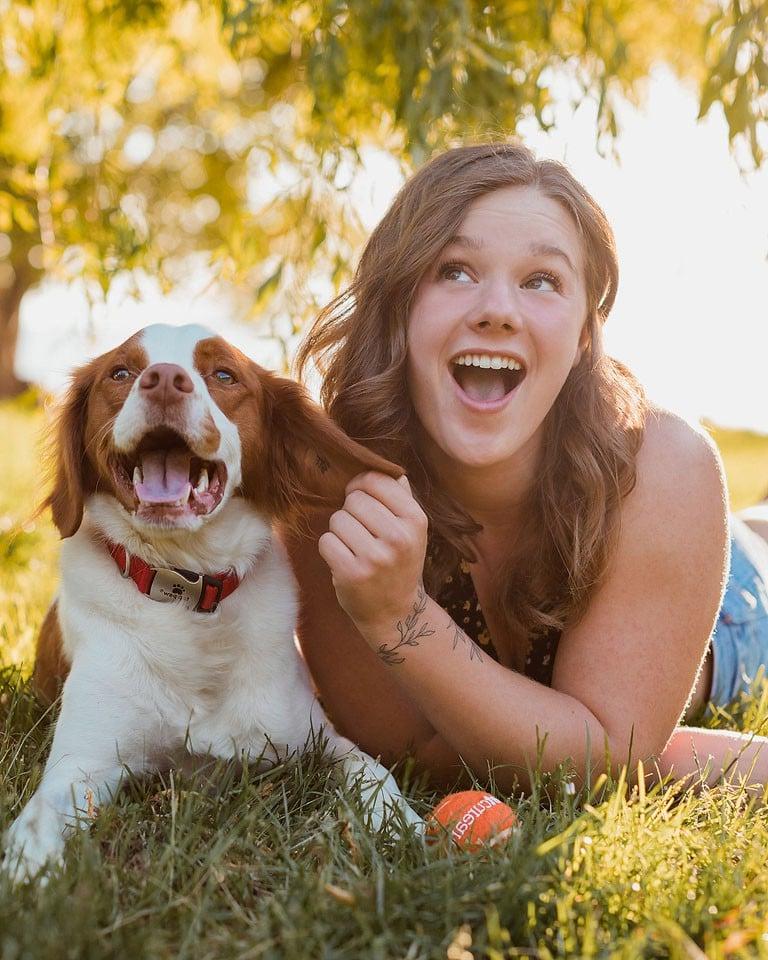 Η blogger Bella Bucchiotti του xoxoBella.com μιλά για τον σκύλο της, τον Brittany Spaniel της, τον Beau, και γιατί αγαπά τον σκύλο της.