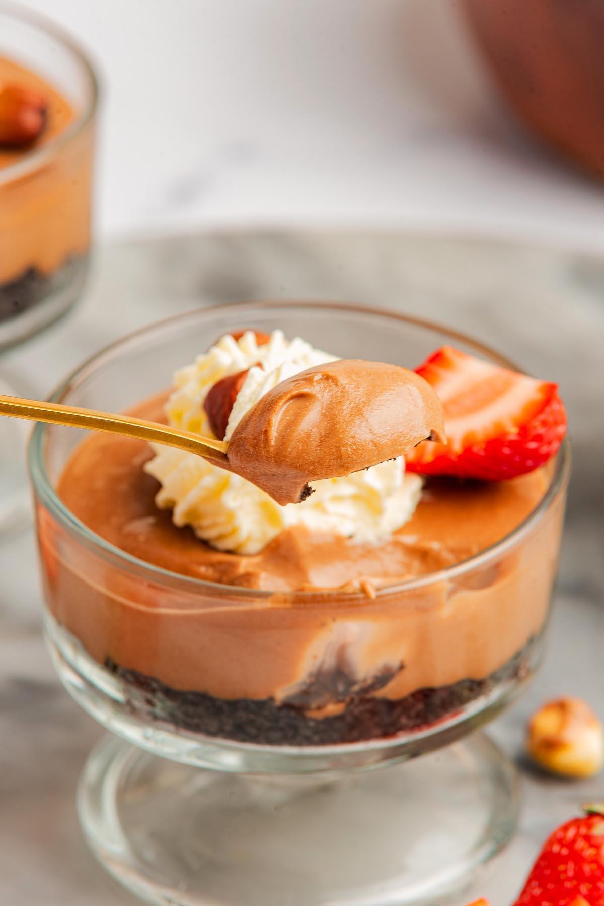 Ποτηράκια μους Nutella με διαφορετικές γαρνιτούρες