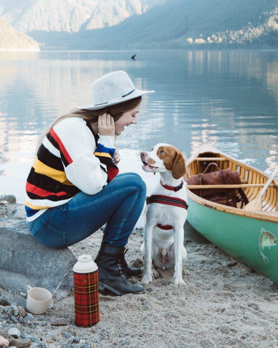 Η blogger Bella Bucchiotti του xoxoBella.com μιλά για τον σκύλο της, τον Brittany Spaniel της, τον Beau, και γιατί αγαπά τον σκύλο της.