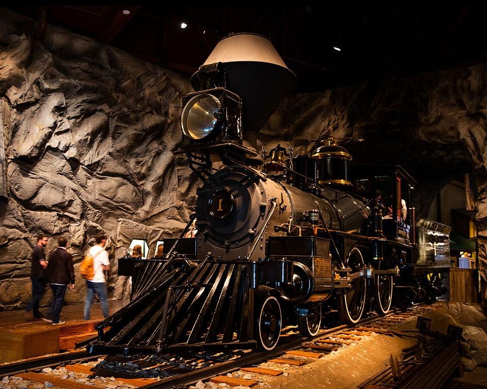 Εσωτερικό του California State Railroad Museum στο Σακραμέντο.