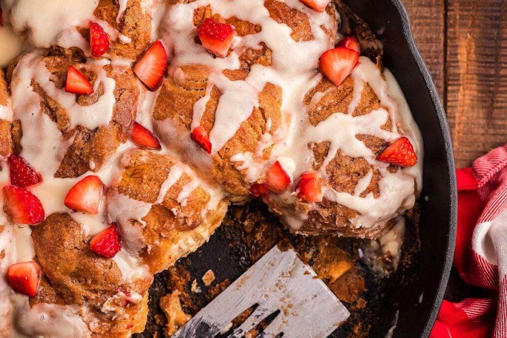 French toast φτιαγμένο σε τηγάνι.