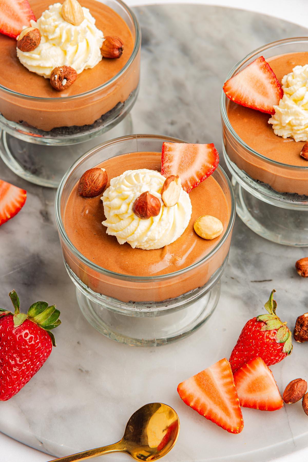 Εικόνα ποτηρακιών μους Nutella, έτοιμα για σερβίρισμα