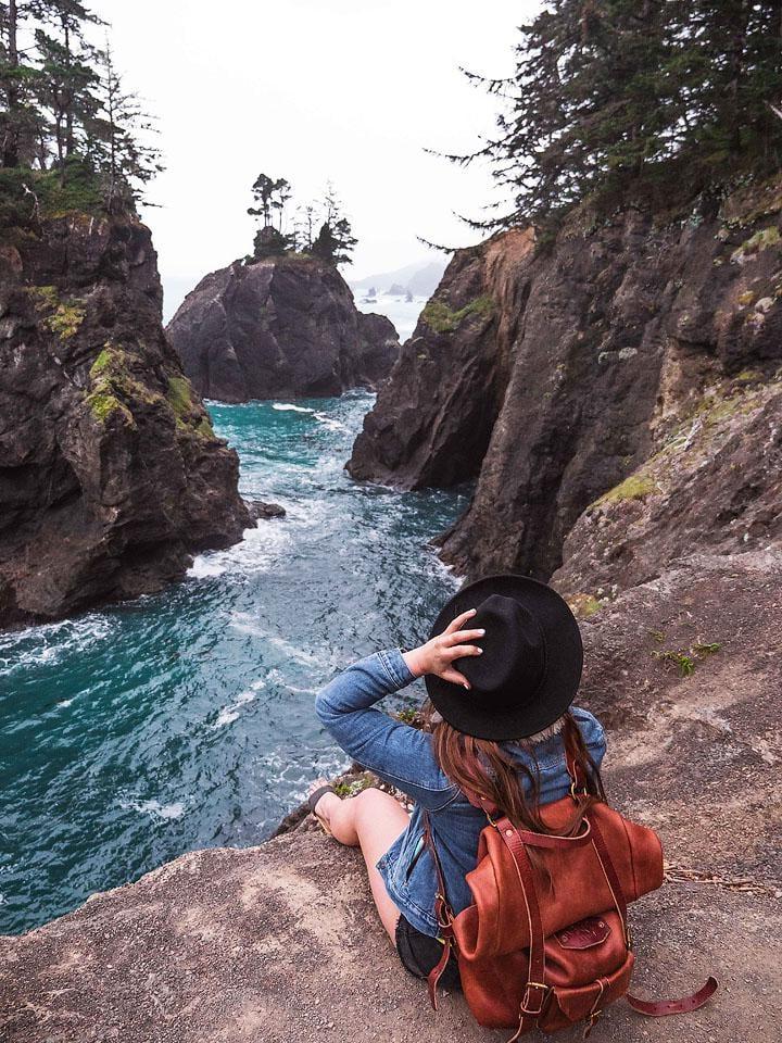 Blogger Bella Bucchiotti of xoxoBella.com shares her spring Oregon road trip with visits to parks, waterfalls and more. 