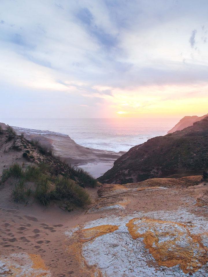 Blogger Bella Bucchiotti of xoxoBella.com shares her spring Oregon road trip with visits to parks, waterfalls and more. 