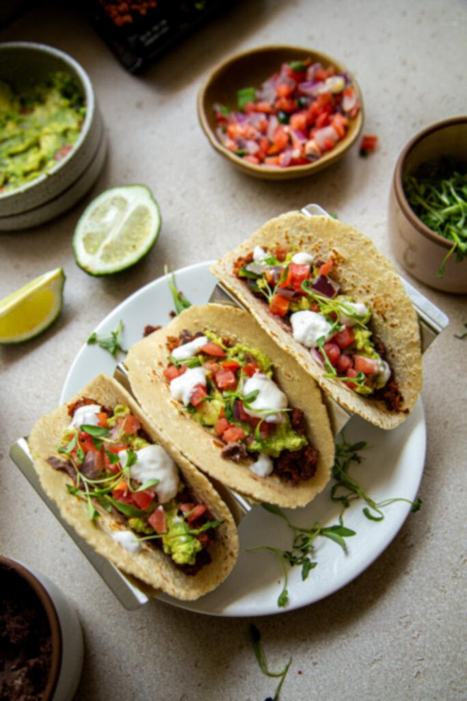 Βίγκαν Τσορίθο Τάκος – Συνταγή 10 Λεπτών! 3 vegan chorizo tacos