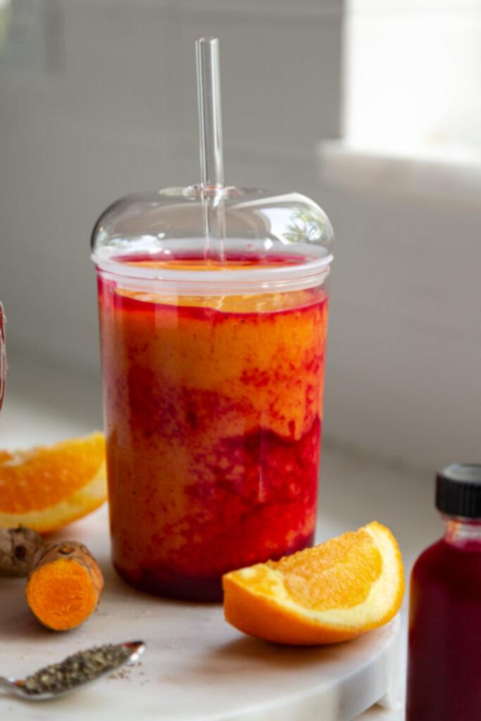 Εμπνευσμένο από το Erewhon: Έντονο Smoothie Κουρκουμά για ένα Τροπικό, Υγιεινό Κέρασμα 3 turmeric crush smoothie