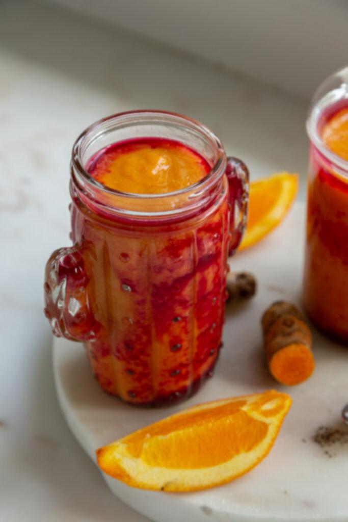 Εμπνευσμένο από το Erewhon: Έντονο Smoothie Κουρκουμά για ένα Τροπικό, Υγιεινό Κέρασμα 4 turmeric crush smoothie