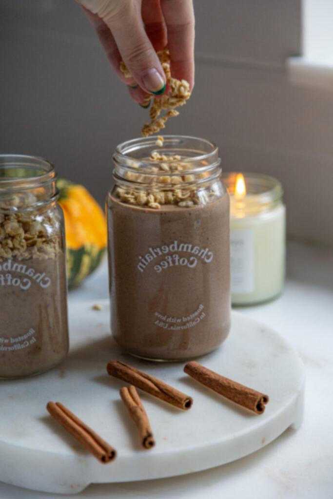 Σμούθι Πρωτεΐνης Τσάι Κανέλας 3 cinnamon chai protein smoothie