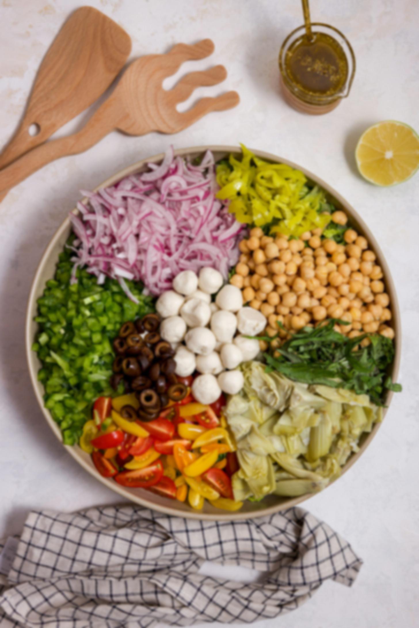 Πλούσια Βίγκαν Ιταλική Σαλάτα 2 colorful italian salad