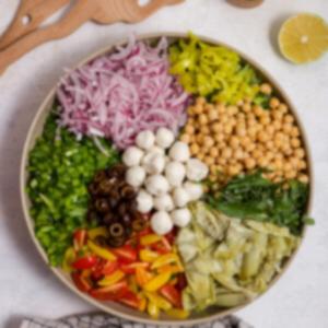Πλούσια Βίγκαν Ιταλική Σαλάτα 7 colorful italian salad