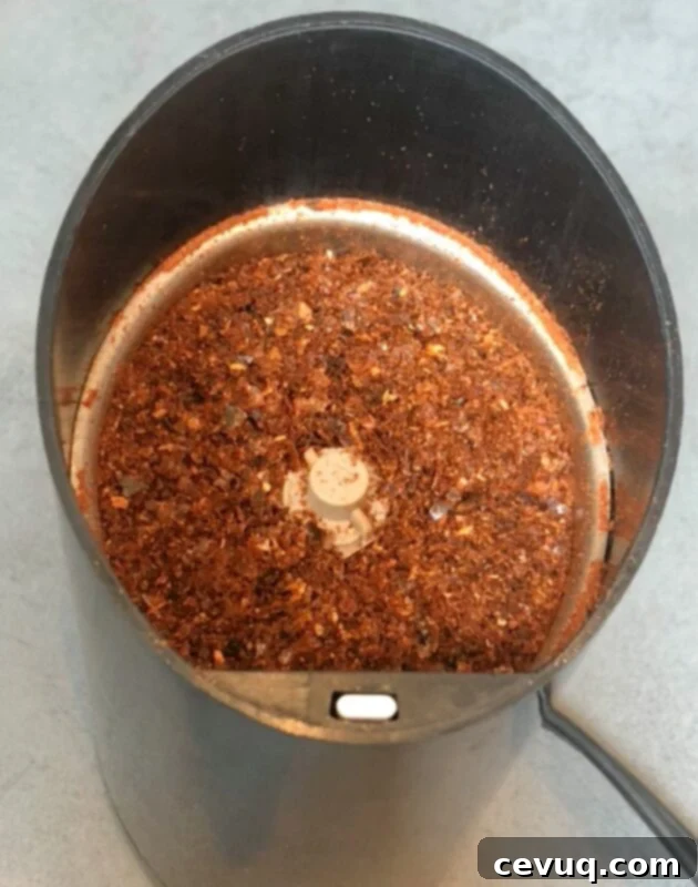 Συνταγή Τσίλι Κατσαρόλας 8 dried Mexican chiles ground in a grinder