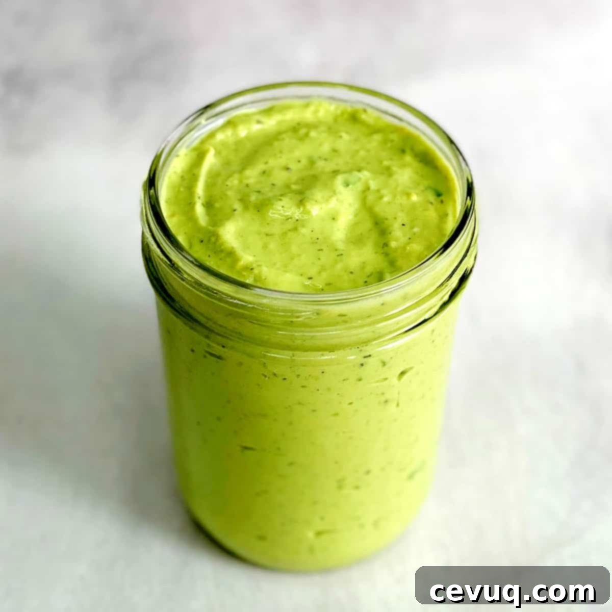 Σάλτσα Ραντς με Αβοκάντο και Λάιμ 4 avocado lime ranch dressing σε ένα βάζο