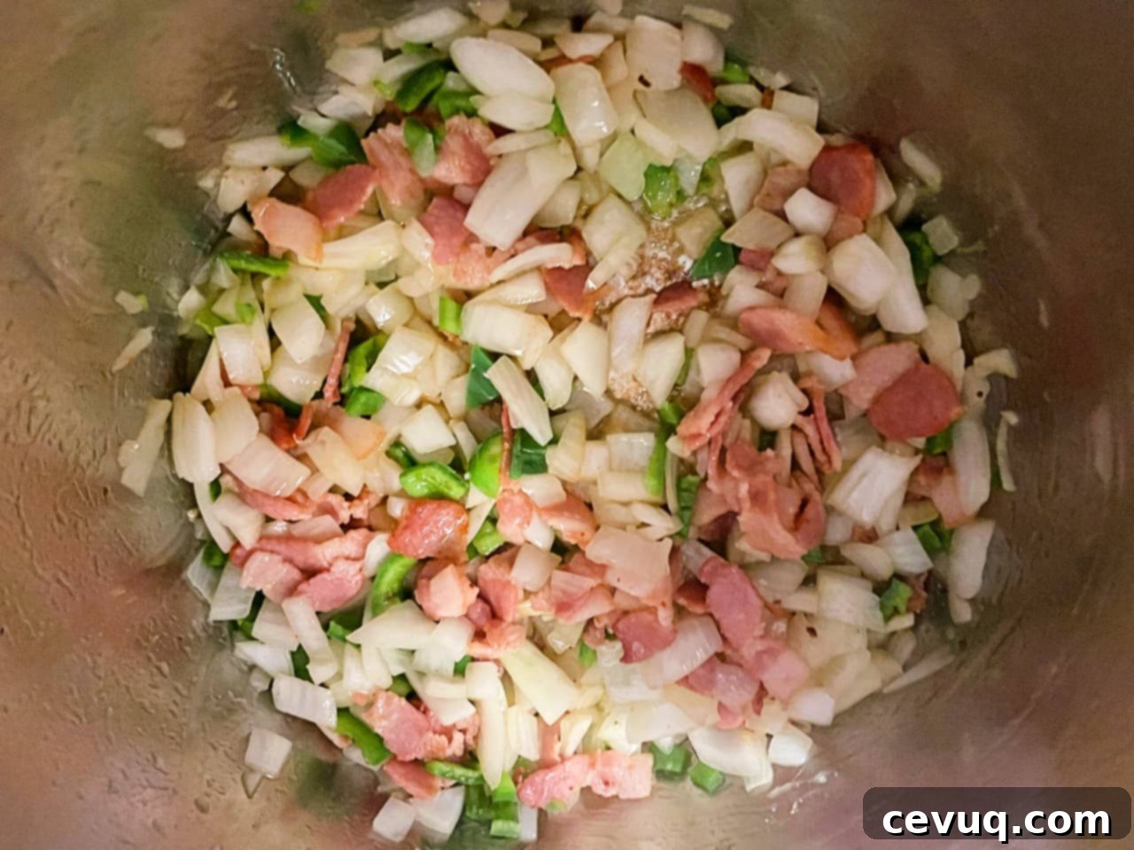Μεξικάνικα Φασόλια σε Ηλεκτρική Χύτρα Ταχύτητας 4 Μπέικον, κρεμμύδι και χαλαπένιο στο Instant Pot.
