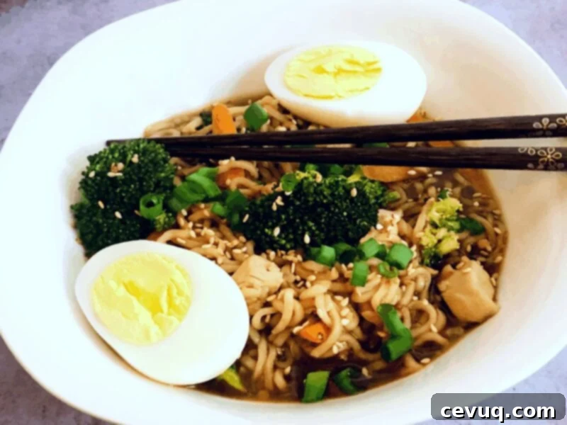 Εύκολη Συνταγή για Ράμεν Νουντλς 3 Σπιτικό ramen σε μπολ με ξυλάκια