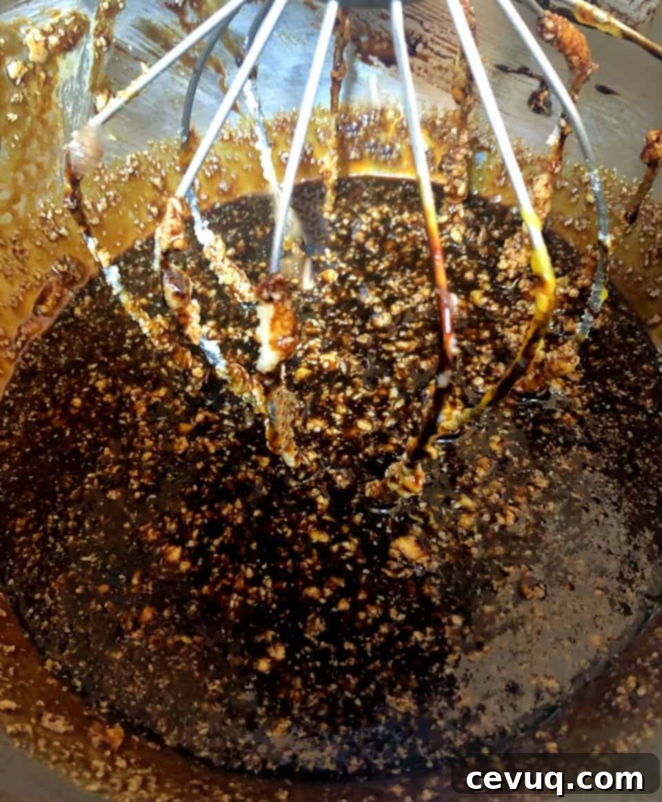 Μελασοκολοκυθένια Κεκάκια 6 wet ingredients for pumpkin molasses cupcakes.