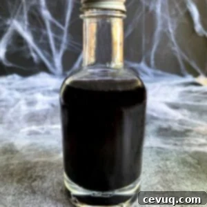 Μαύρη Βότκα 8 Μαύρη βότκα σε γυάλινο μπουκάλι.