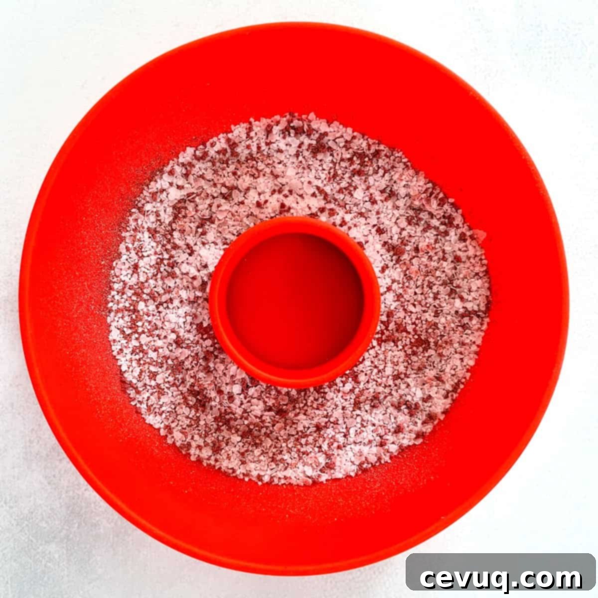 Κάλαμανσι Μαργαρίτα 5 li hing salt in a margarita edge bowl.