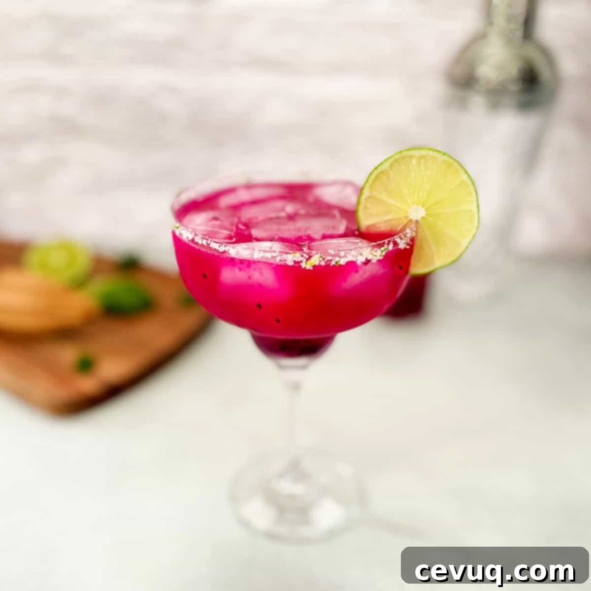 Δρακίσια Μαργαρίτα 2 Δροσερή Dragon Fruit Margarita με πάγο.