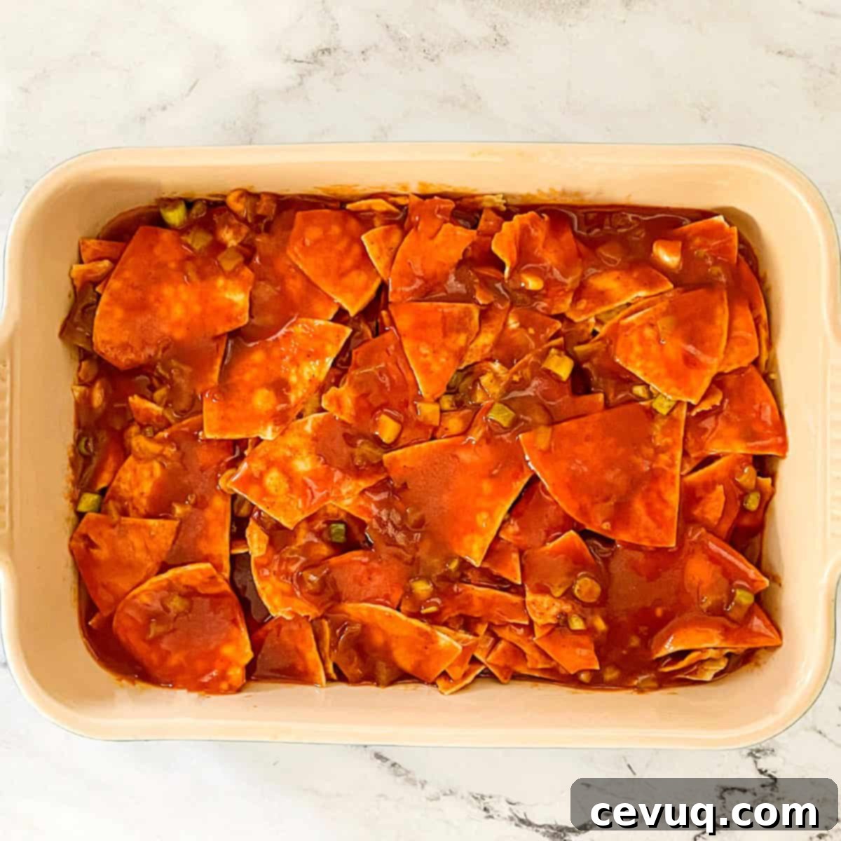 Εύκολα Κόκκινα Τσιλακουίλες 7 Chilaquiles πριν το ψήσιμο.