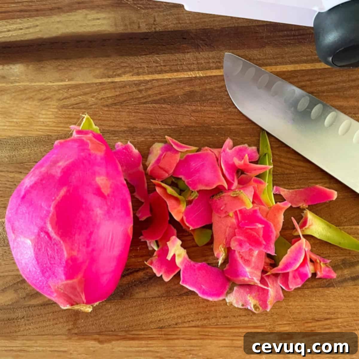Αποξηραμένη Πιταχάγια 6 dragonfruit with skin cut off.