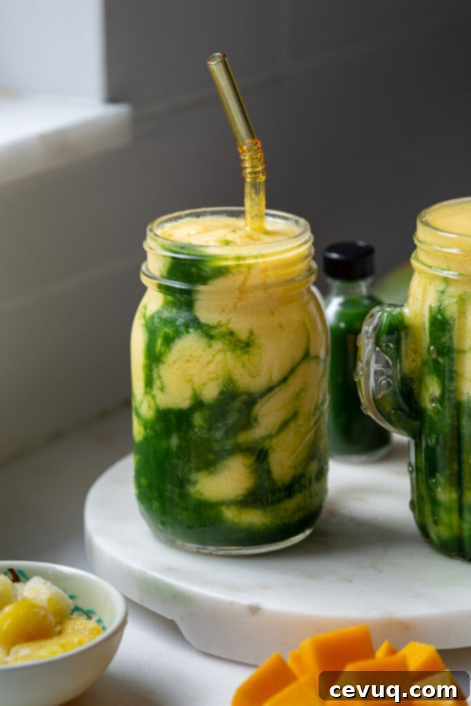 Smoothie με Τροπικά και Πράσινα 2 τροπικό smoothie με πράσινα