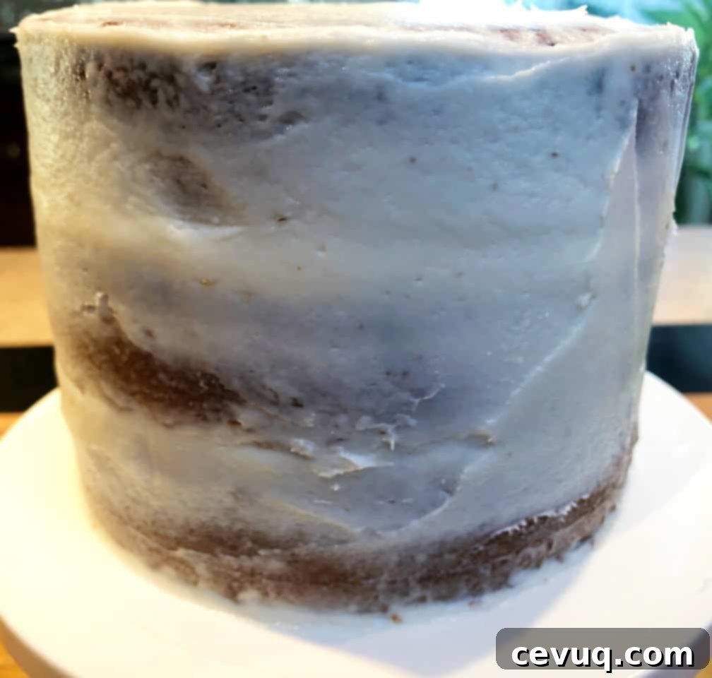 Τούρτα με κρέμα μπανάνας 14 crumb coat σε τούρτα μπανάνας.