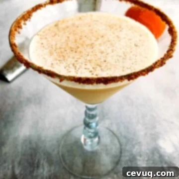 Μαρτίνι με μπαχαρικά κολοκύθας 7 Pumpkin Spice Martini με γαρνιτούρα μοσχοκάρυδου