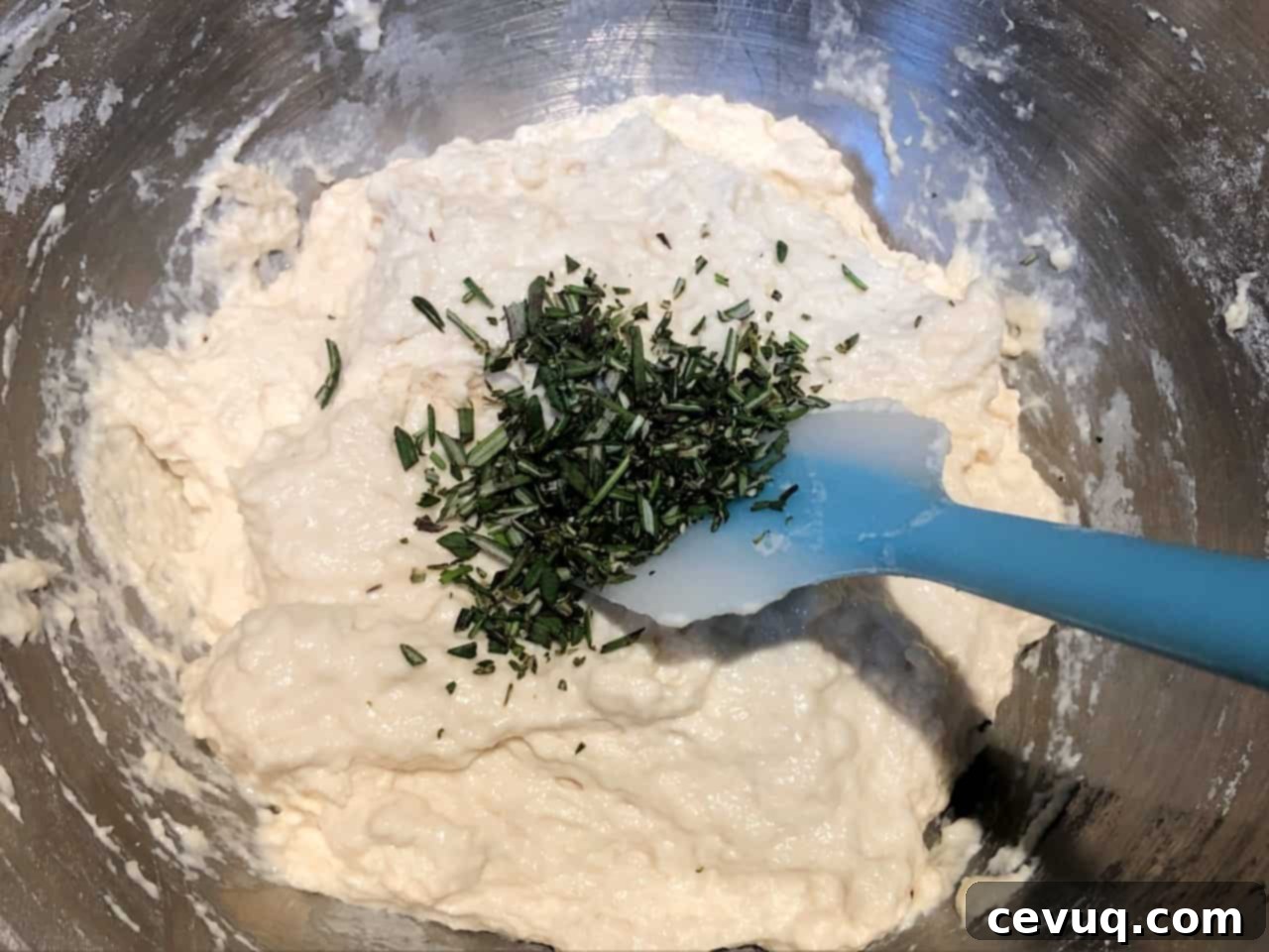 Δεντρολιβανένιο Ψωμί χωρίς Κόπο 3 ψιλοκομμένο δεντρολίβανο προστίθεται στη ζύμη γρήγορου ψωμιού.