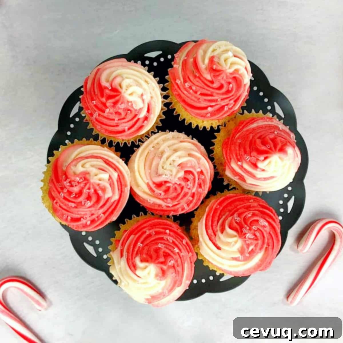 Κεκάκια Μπαστουνάκι Καραμέλας 3 Cupcakes ζαχαροκάλαμο σε βάση για γλυκά