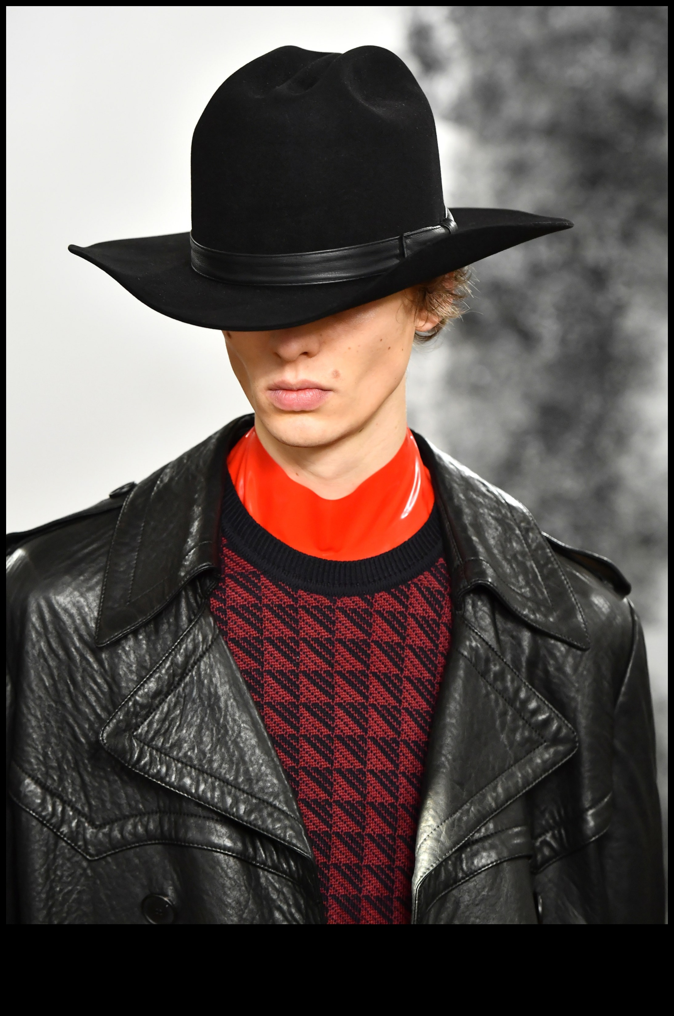 Wearable Wonders: Κομψά ρούχα και αξεσουάρ για τον άντρα της μόδας