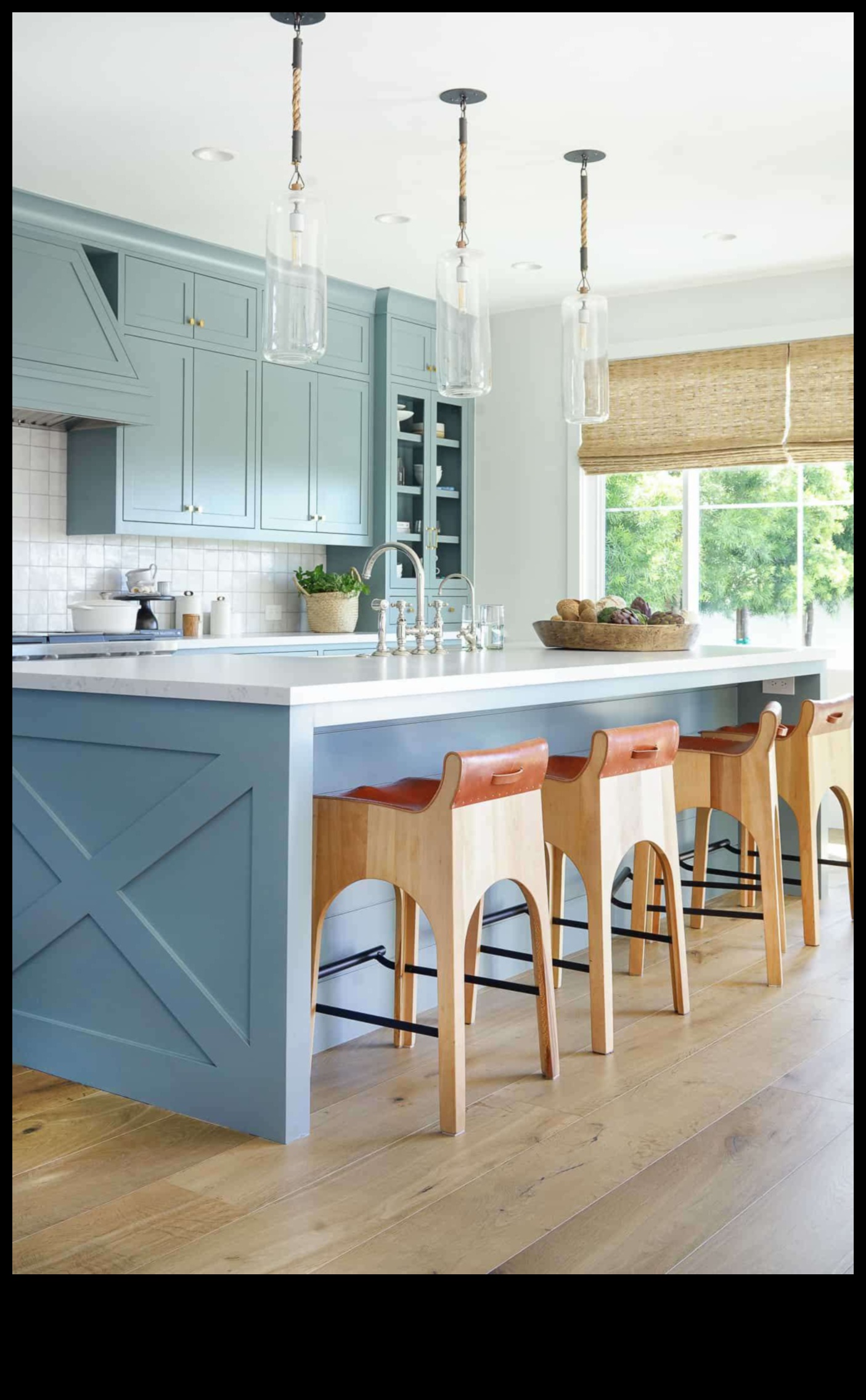 Πώς να πετύχετε μια παράκτια κουζίνα με μπλε πινελιές χρησιμοποιώντας ιδέες διακόσμησης;