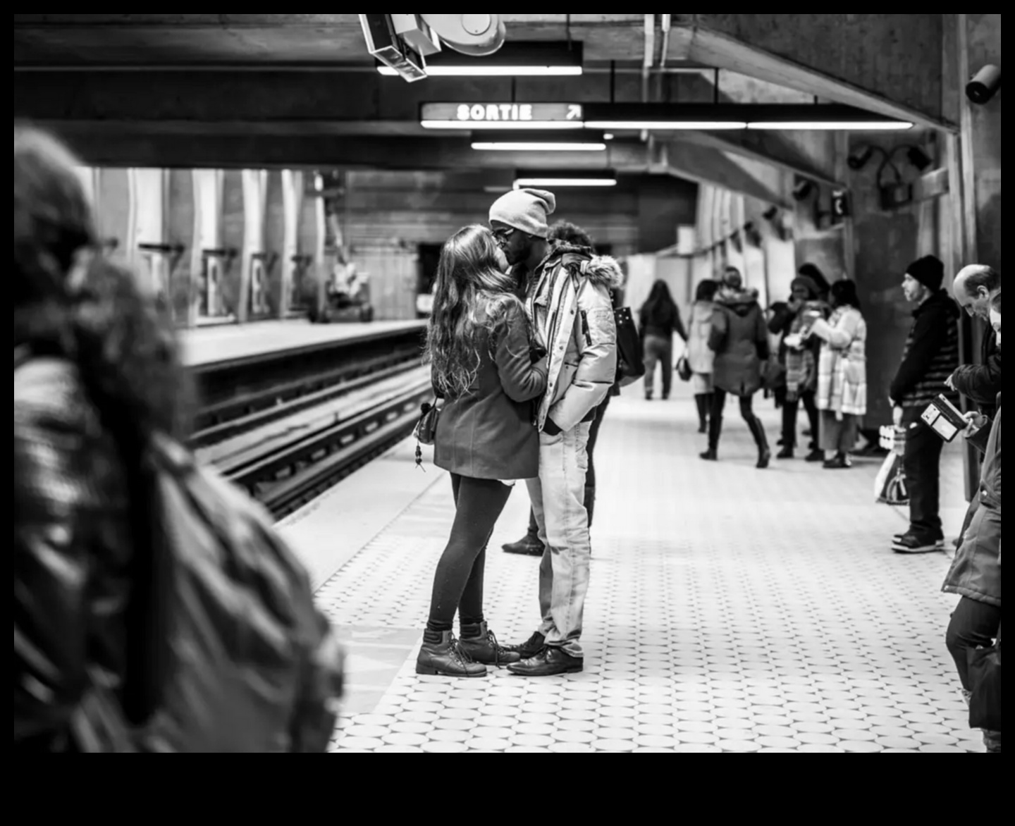 Urban Ephemerals: Embracing Fleeting Moments in Street Photography Styles