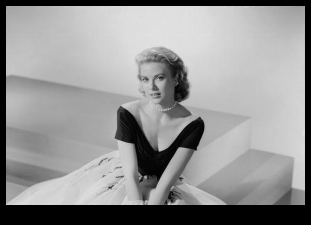 Cinematic Couture: Drama and Elegance in Iconic Fashion Photography