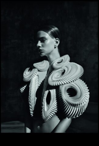 Γλυπτές επιφάνειες, καλλιτεχνικές μεταμορφώσεις που αποκαλύφθηκαν σε δημιουργική διακόσμηση σώματος