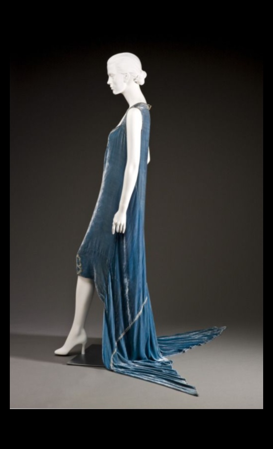 Ephemeral Elegance: Chronicles Crafted on Ankles