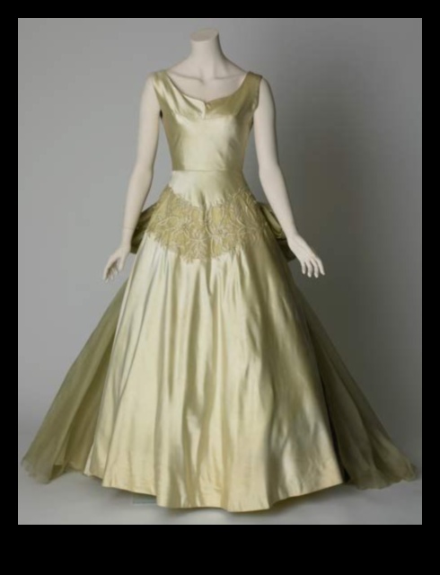 Ephemeral Elegance: Chronicles Crafted on Ankles