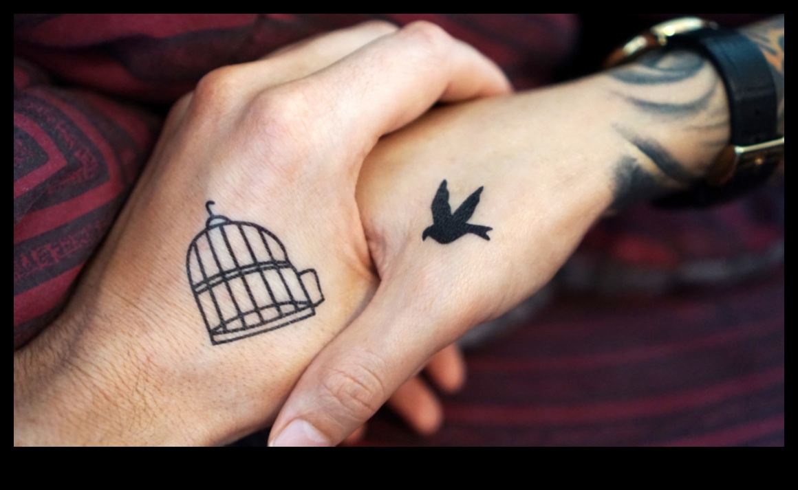 Συμβολικοί δεσμοί: Τατουάζ ζευγαριού που αντιπροσωπεύουν την ουσία της αγάπης