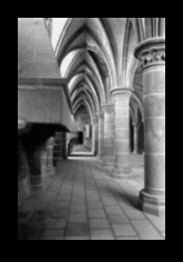 Το Gothic Grandeur Unveiled: A Journey in Architectural Photography