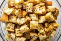Crispy Homemade Croutons: Simple Recipe for Perfect Salad Topping