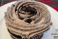 Are Costco’s New Cookies & Cream Mini Cakes Worth Buying?