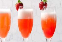 Sparkling Strawberry Mimosas: A Delightful Brunch Cocktail