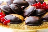 Dark Chocolate Almond Cookies with Crunchy Almonds