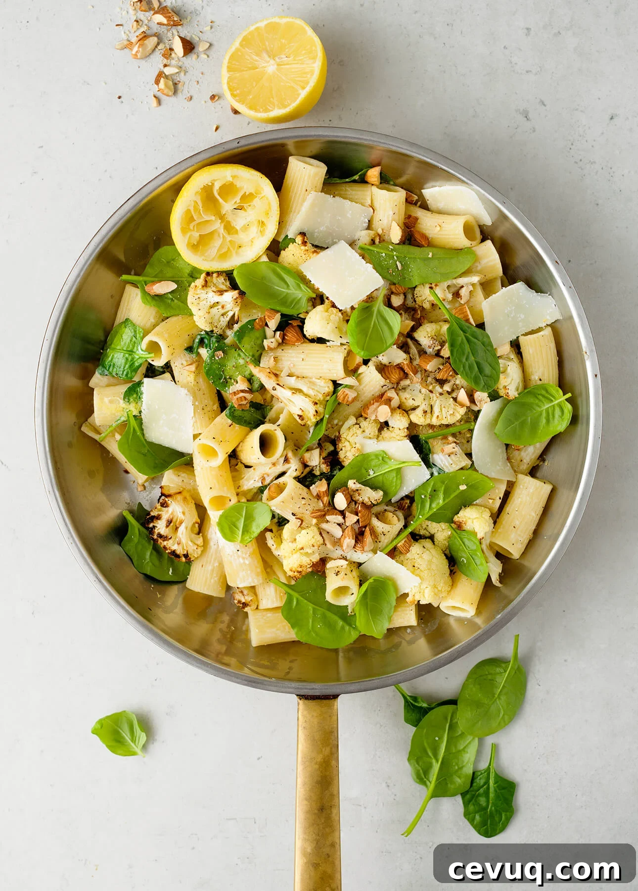 Lemony Broiled Cauliflower Pasta // FoodNouveau.com
