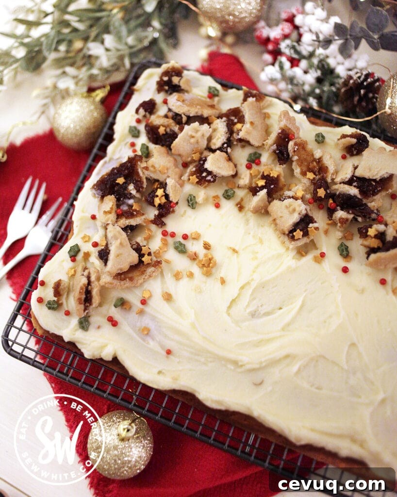Mincemeat Cake: Festive Mince Pie Layer Cake Recipe 2 img 28455 1