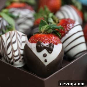 Chocolate-Covered Strawberry Mini Cake Recipe for Parties 9 Chocolate Covered Strawberries in a brown box.
