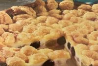 German Grape Streusel Cake Recipe