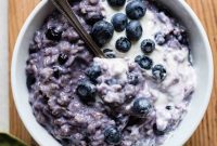 Blueberry Oatmeal Recipes for Breakfast and Meal Prep