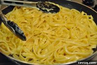 How to Reheat Fettuccine Alfredo Without Drying It Out